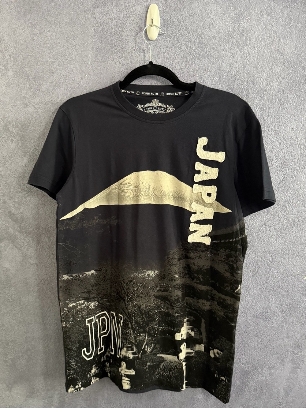 Robin Ruth Japan T-Shirt (NWOT) • Size: S